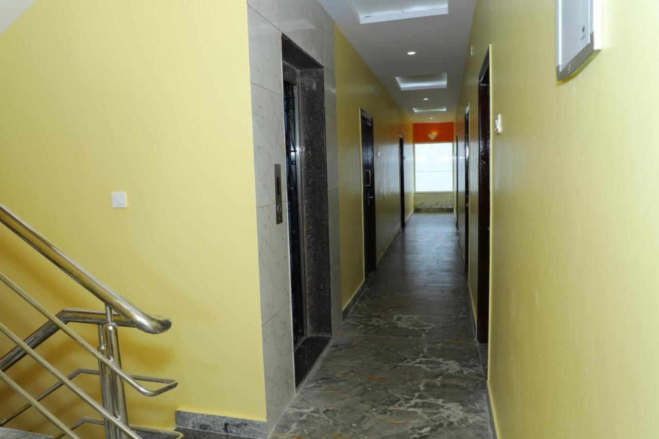 Lsr Hill View Residency Hotel Srikalahasti Exterior foto