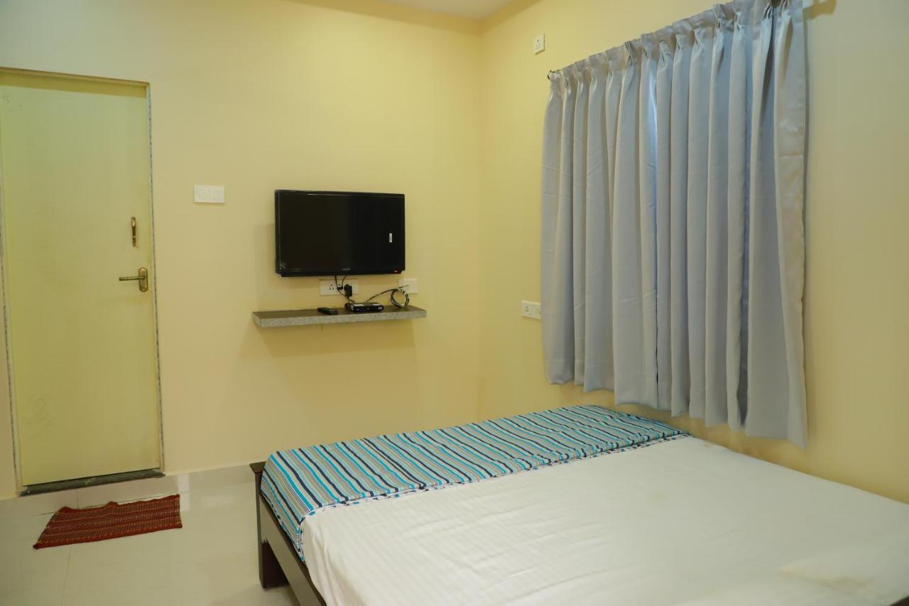 Lsr Hill View Residency Hotel Srikalahasti Exterior foto