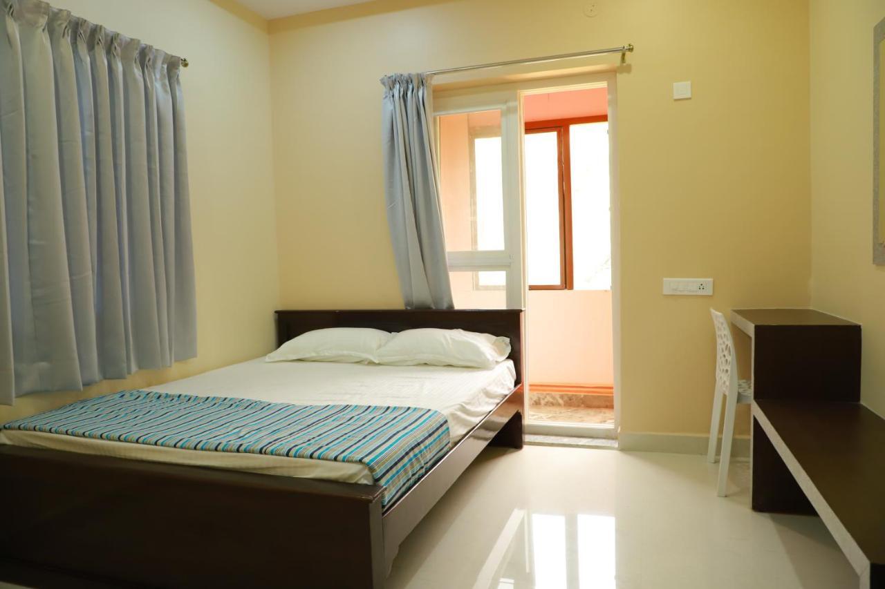 Lsr Hill View Residency Hotel Srikalahasti Exterior foto