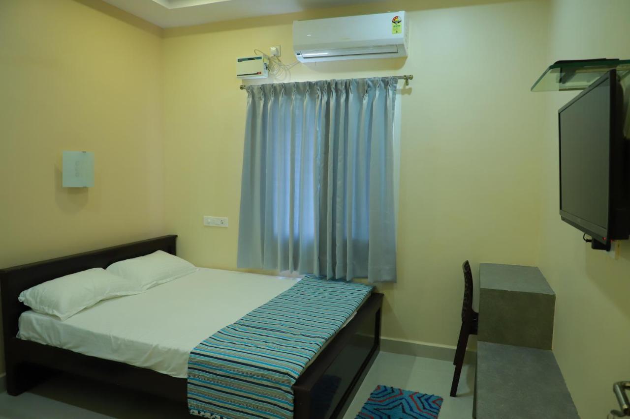 Lsr Hill View Residency Hotel Srikalahasti Exterior foto
